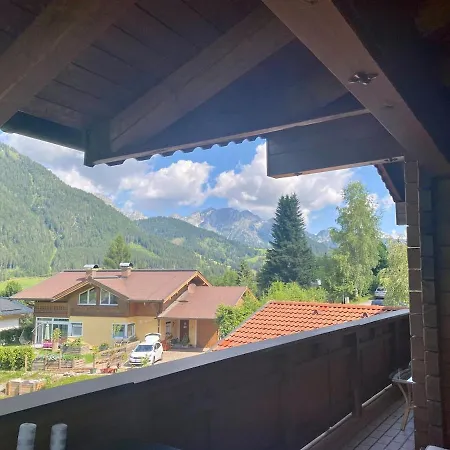 Cozy & Mountain View Apartment Sankt Martin am Tennengebirge